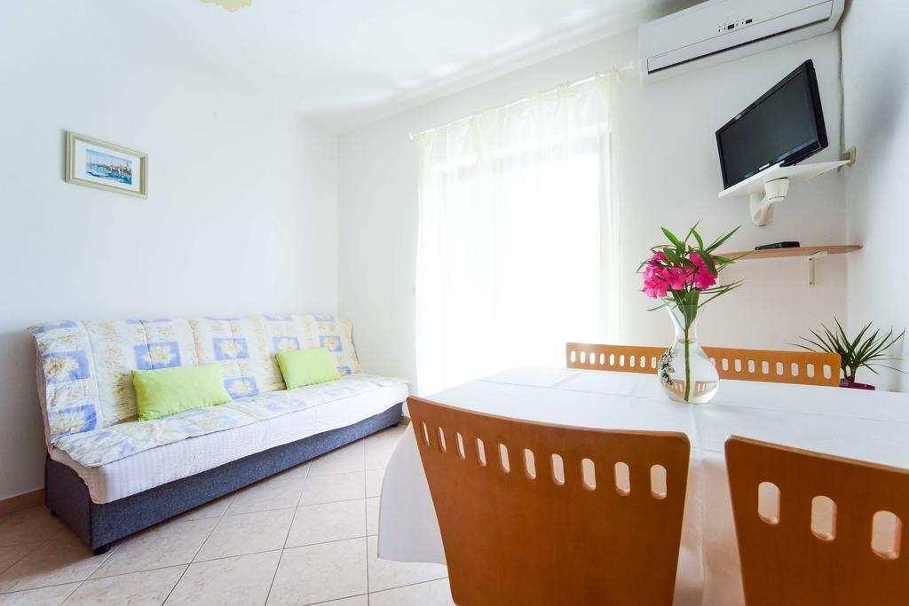 Apartments Mrva Ugljan Exterior photo